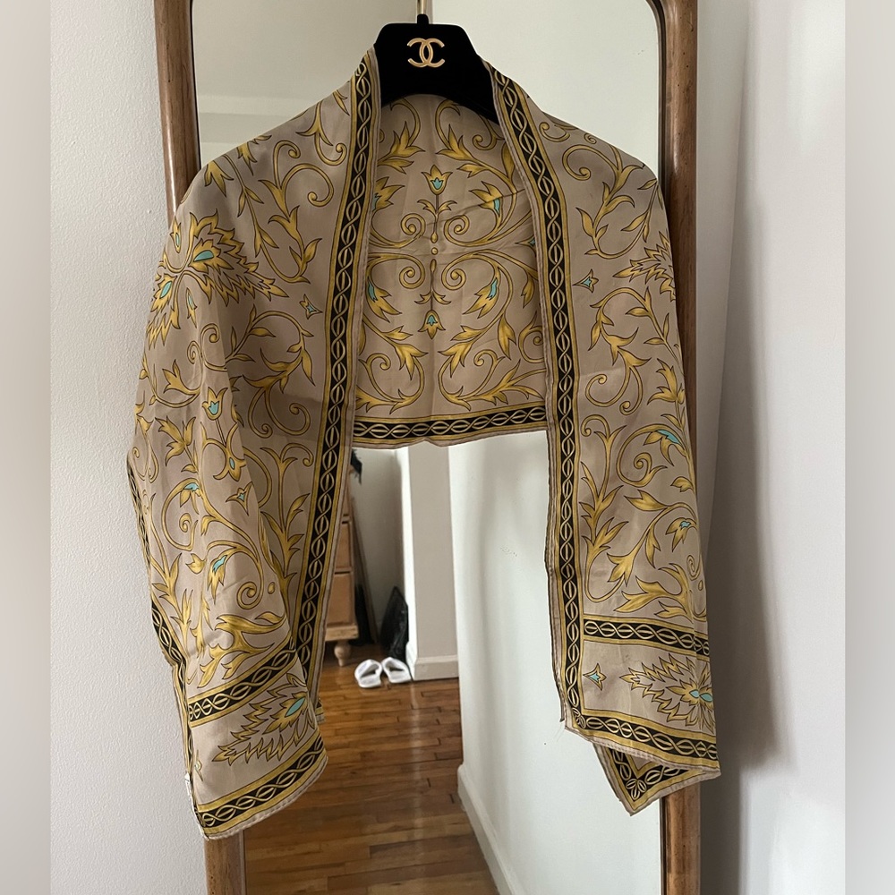 Vintage Vicente Minetti / Folger Shakespeare Library silk scarf